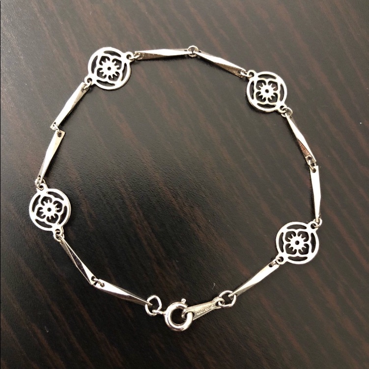 Brand New Vintage Avon Floral Link Bracelet